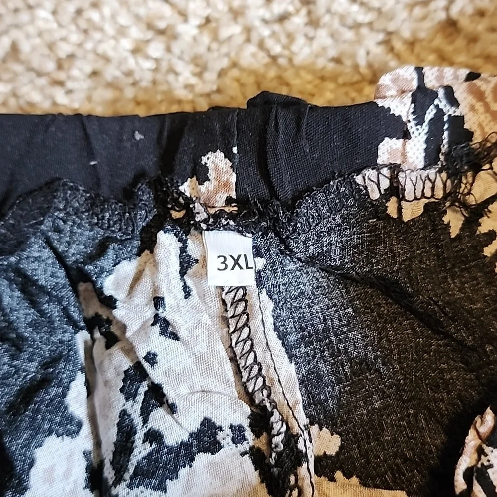 Shein Short Set - Picture 6 of 8